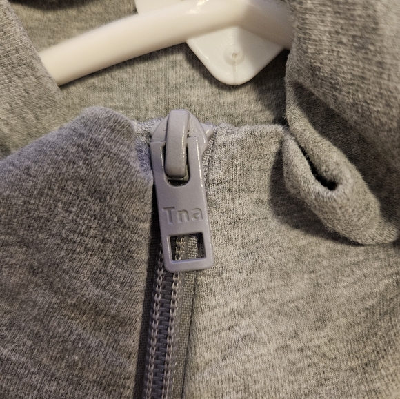 Aritzia zip - Picture 2 of 2